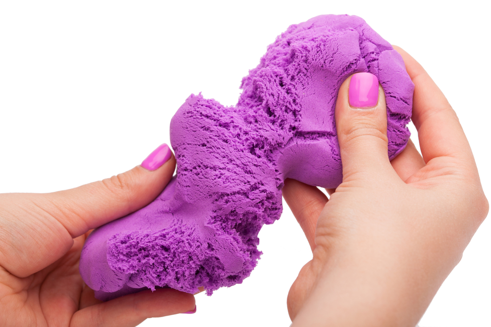 making kinetic sand